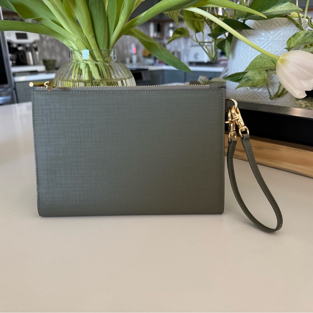 Dagne Dover Essential Clutch/Wristlet